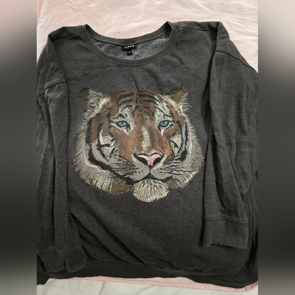 Tiger Graphic Sweatshirt